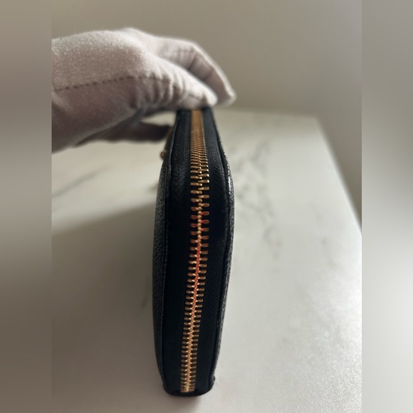 Authentic Black Michael Kors Wallet -  Good Used Condition - Picture 5 of 7